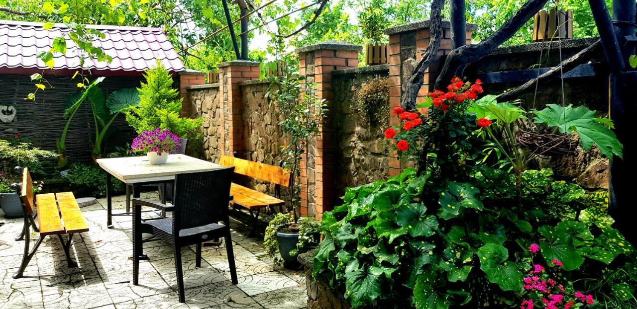 Green House In Batumi Kültér fotó